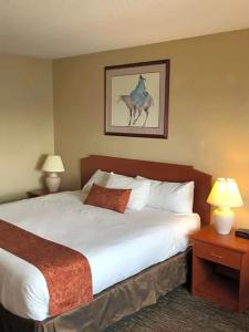 Anchor Inn and Suites - 16
