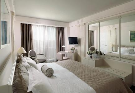 Njv Athens Plaza - 3