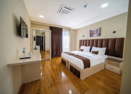 Residence Plaza - 69