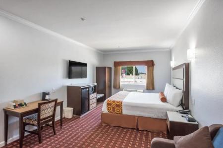 Rodeway Inn & Suites - - 29