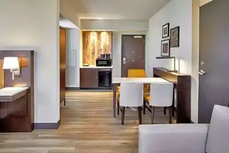 Embassy Suites by Hilton Nashville - 137