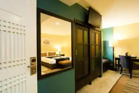 Baan Phuanda Phuket - 4
