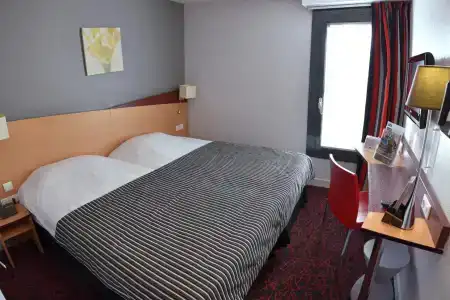 Kyriad Dijon Gare - 35