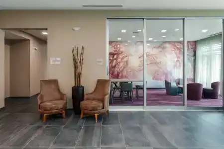 Courtyard by Marriott Savannah Airport - 7