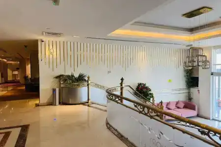 Ivory Inn - 10