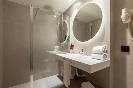 Rafaelhoteles Piramides - 44