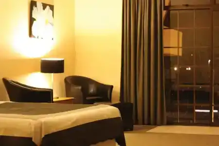 The Avenue - 9