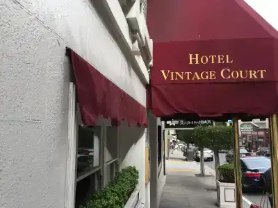Executive Vintage Court - 16