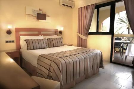 Apartamentos Macdonald Doña Lola - 63