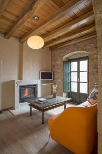 Moni Emvasis Luxury Suites - 13
