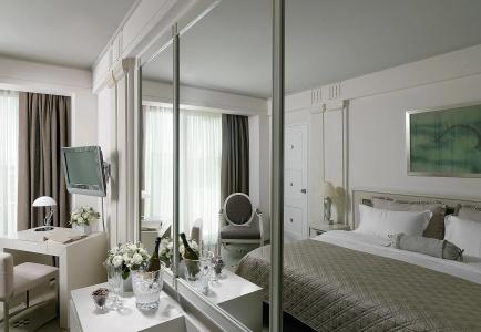 Njv Athens Plaza - 4