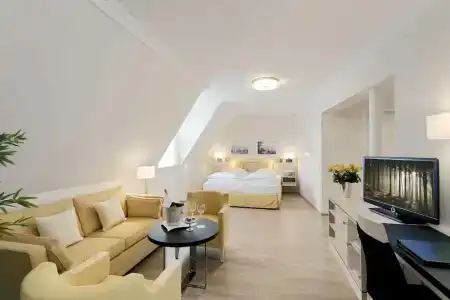 Bayerischer Hof - 62