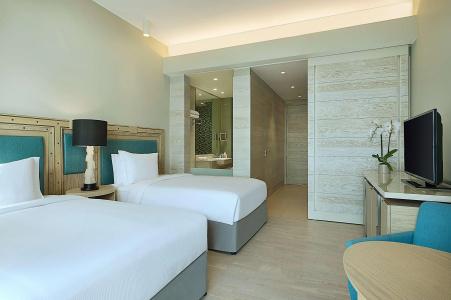 Hilton Dead Sea Resort & Spa - 4