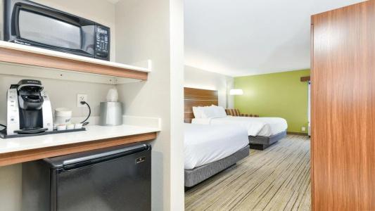 Holiday Inn Express & Suites, an IHG - 43