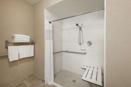 Hampton Inn - Hills - 8