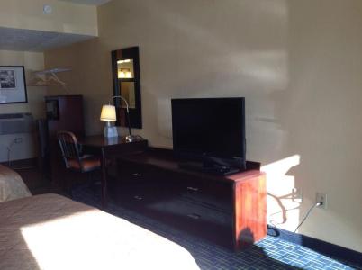 Diamond Inn & Suites - 11