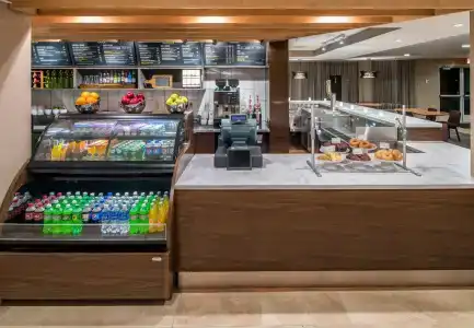 Courtyard by Marriott Portland North - 9