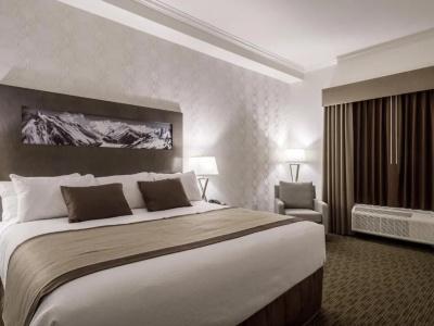 Ramada by Wyndham - 32
