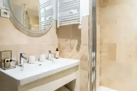 Hôtel de Banville - 215