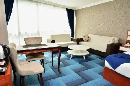 Business Grand - 76