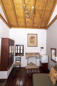 Goulas Traditional Guesthouse - 75