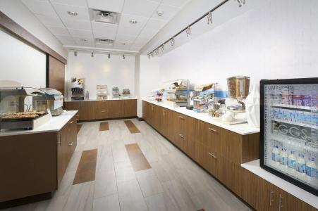 Holiday Inn Express & Suites, an IHG - 10