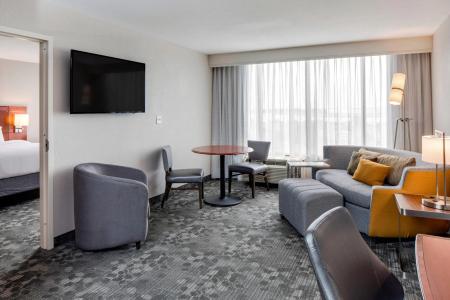 Courtyard by Marriott Boston Logan Airport - 45