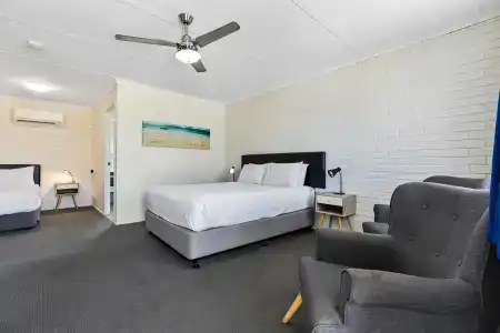 Comfort Inn on Main - 3
