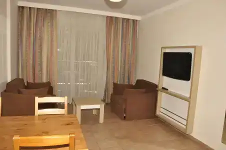 Riviera Apart - 3