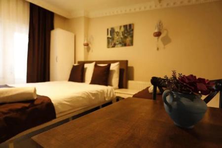 Nezahat Sultan Apart - 80