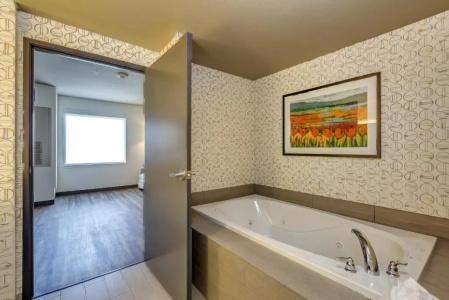 Holiday Inn, An Ihg - 74