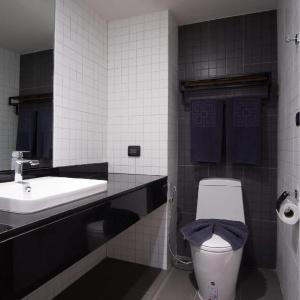 Prime Town - Posh & Port Phuket - 34