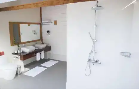 Meeru Island Resort & Spa - 12