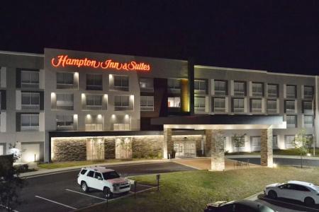 Hampton Inn & Suites Charlotte Northlake - 1