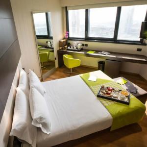 The Hub - 40