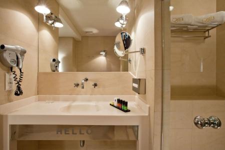 o&b Athens Boutique - 78