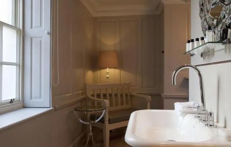 Vanbrugh House - 90