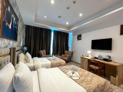 Al Mansour Plaza - 18