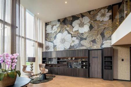 HOTELUX Airport - 1