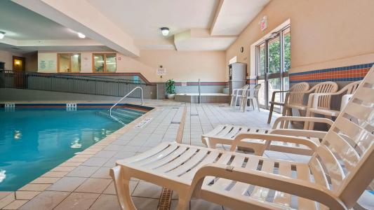 Best Western Plus Inn & Suites - 15
