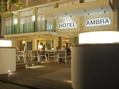 Ambra - 44