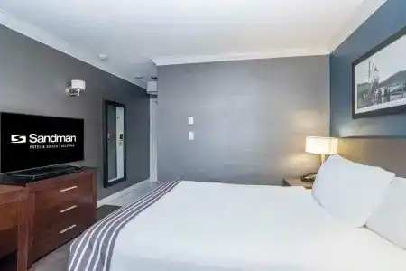 Sandman & Suites - 54