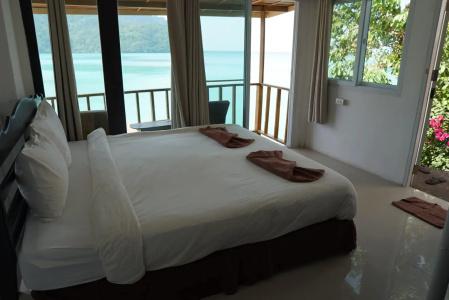 Phi Phi Cozy Seafront Resort - 22