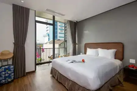 Alyssa Da Nang - 82