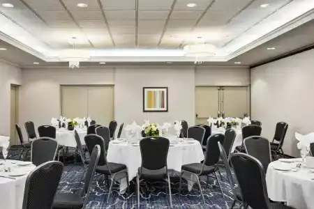 Holiday Inn Express Vancouver-Metrotown (Burnaby) - 24