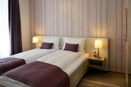 Best Western Plus City - 79