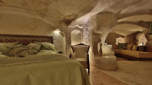 Golden Cave Suites - 98