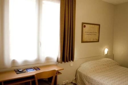 Ours Blanc - Place Victor Hugo - 3