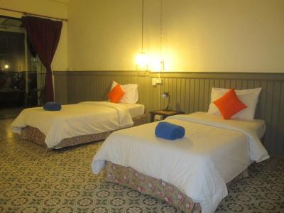 Sunshine Inn Resort - 3