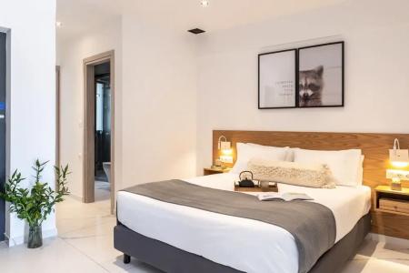 Melo Athens - 186
